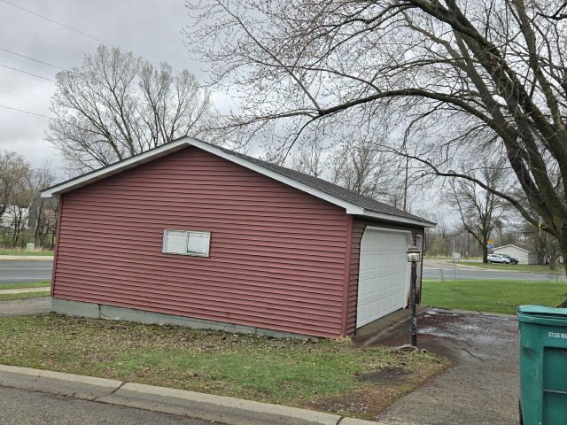 Building Photo - 406 Viking Terrace