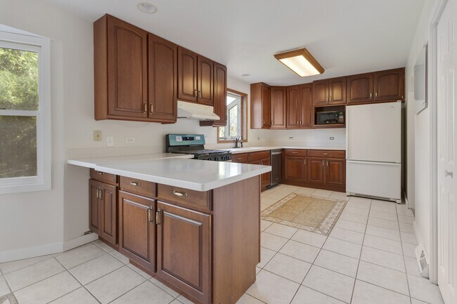 Building Photo - 616 Blue Spruce Ln