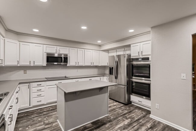 Building Photo - Newly Remodeled Home in the Broadlands!  4...