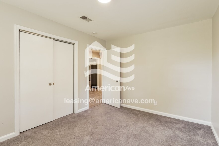Building Photo - 1715 Cornell Dr
