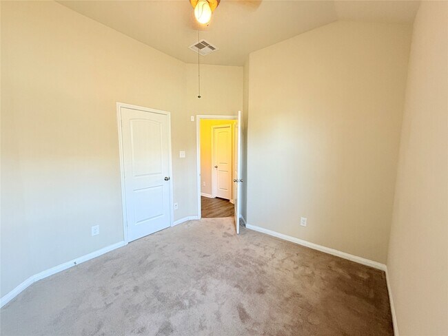 Building Photo - 15613 All Star Dr