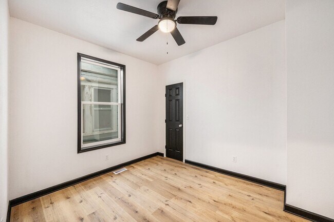 Building Photo - Remodeled 3 Bedroom 2 Bathroom Home!