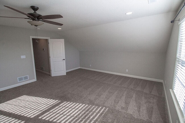 Building Photo - 7407 Pemberton Dr