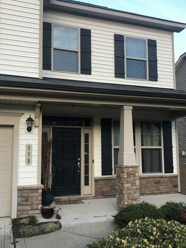 Building Photo - 318 River Oak St