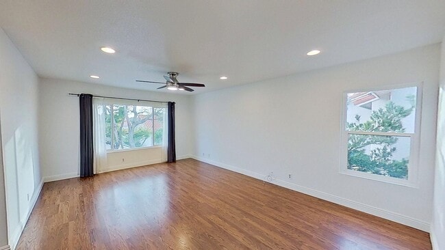 Building Photo - 24652 Vía Raza