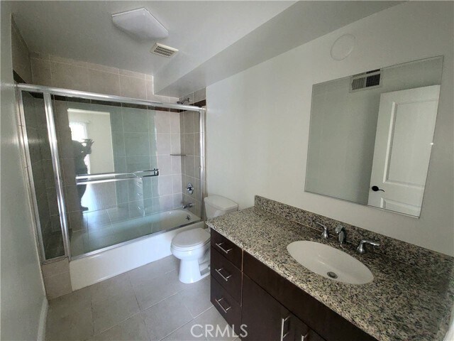 Building Photo - 1488 Rexford Dr