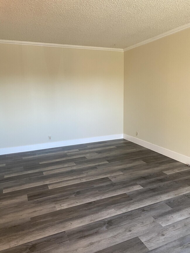 Building Photo - 280 Stonegate Cir