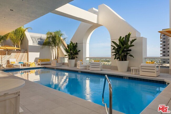 Building Photo - 10520 Wilshire Blvd