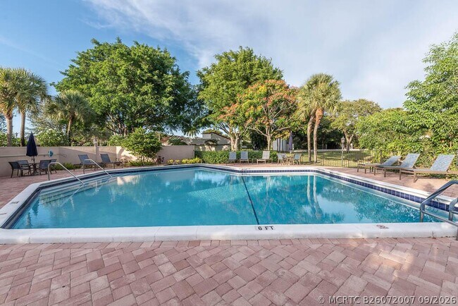 Building Photo - 6876 Palmar Ct