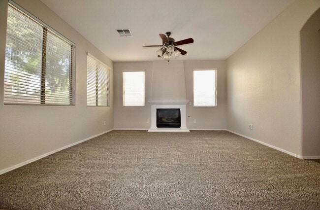 Building Photo - Gorgeous South Gilbert Home for Rent!
