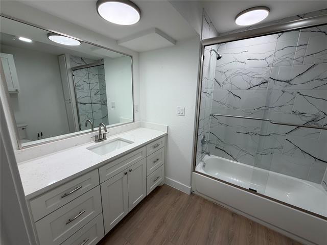 Building Photo - 1010 Vine St