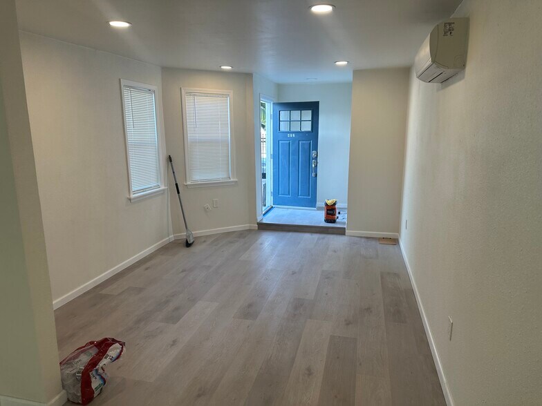 Building Photo - 875 29th St