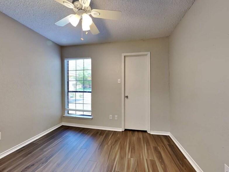 Building Photo - 1116 Sandalwood Ln