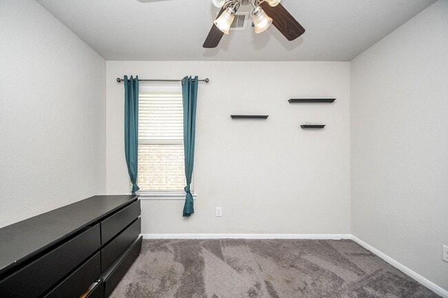 Building Photo - 12234 Chestnut Clearing Trail