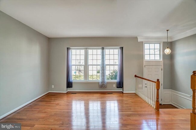 Building Photo - 43787 Virginia Manor Terrace