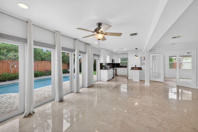 Building Photo - 2808 NE 22nd St