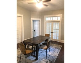 Building Photo - 1507 W Callender Ave