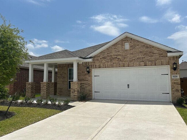 Primary Photo - 926 Whispering Winds Dr