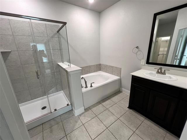 Building Photo - 688 Navasota Dr