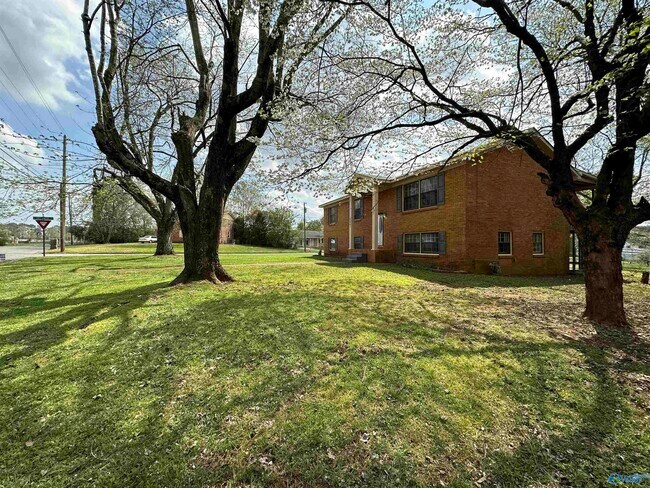 Building Photo - 2601 Rita Ln NW
