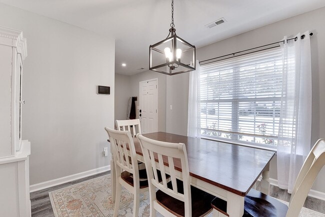 Building Photo - 4 BR/Loft near Simpsonville!  Lawn Maintenance included! Amenities & Close to Shopping & Restaurants