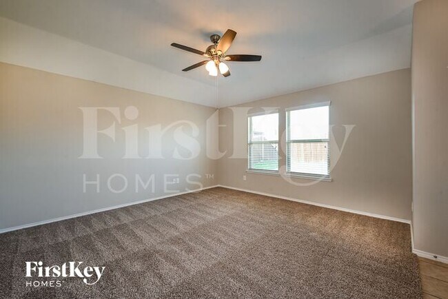 Building Photo - 2803 Englenook Dr