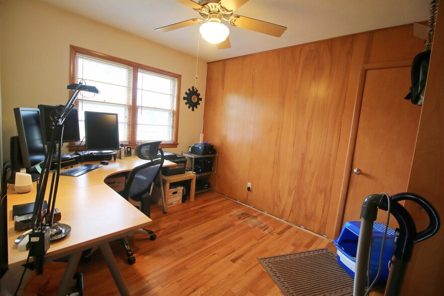 3rd bedroom - 1526 Marston Ave