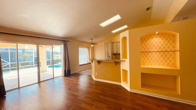 Building Photo - 1829 SW Hickock Terrace