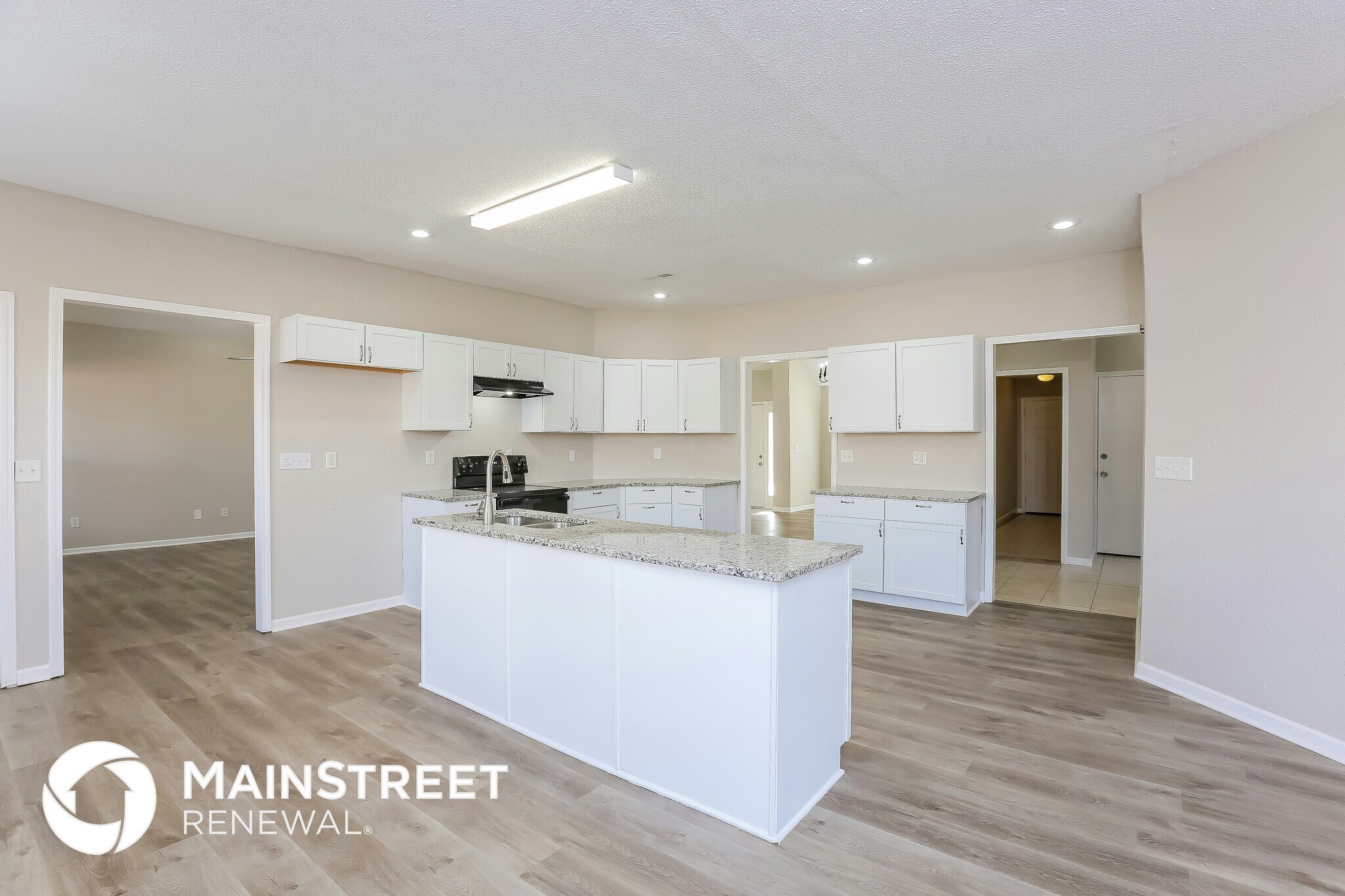 Building Photo - 204 W 24th St