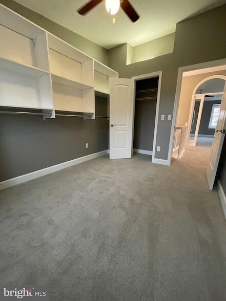 Building Photo - 8012 Merry Oaks Ct