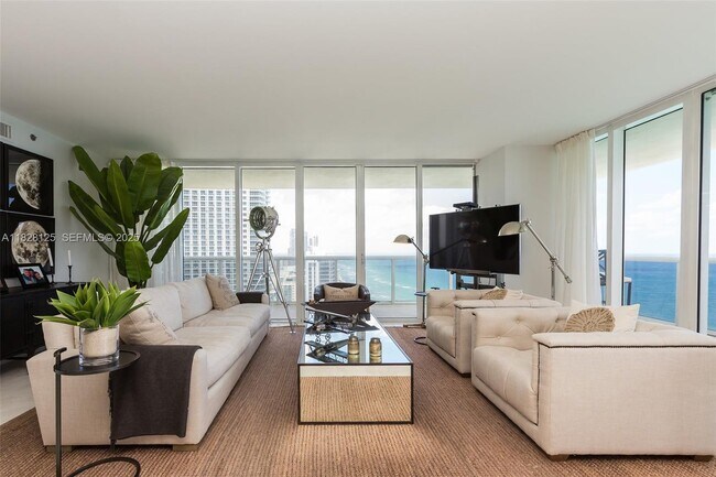 Building Photo - 1830 S Ocean Dr