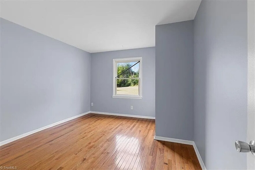 Building Photo - Room in Condo on North O.Henry Boulevard