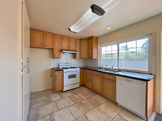 Building Photo - Renovated American Canyon Home Near School...