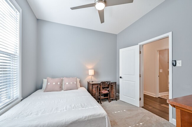 Building Photo - 3 Bedroom 2 Bath Steps near Beltline