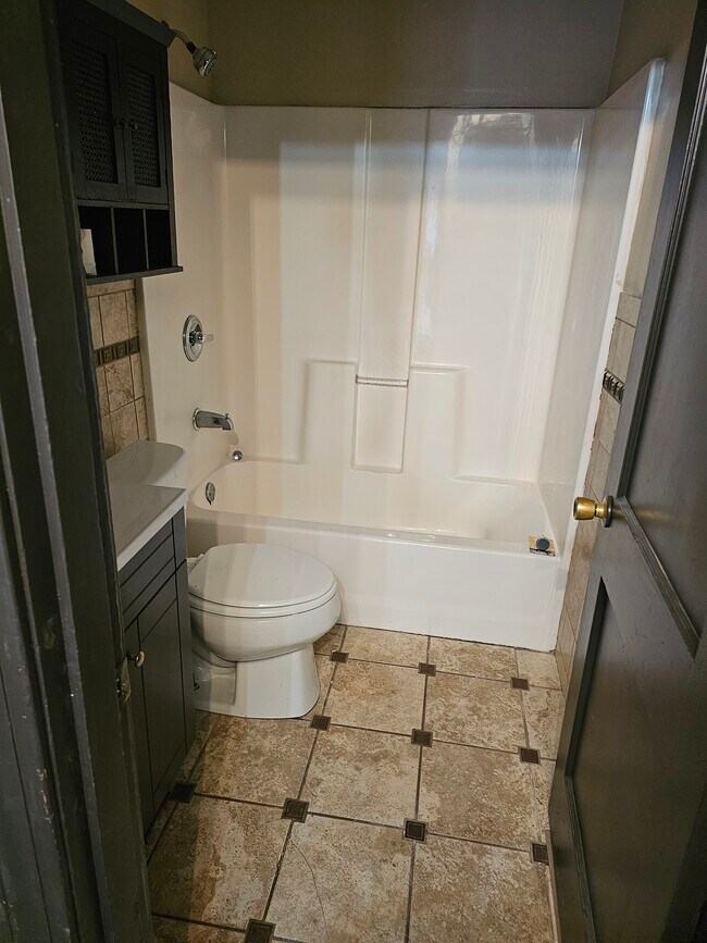 Building Photo - 1612 S 31st St