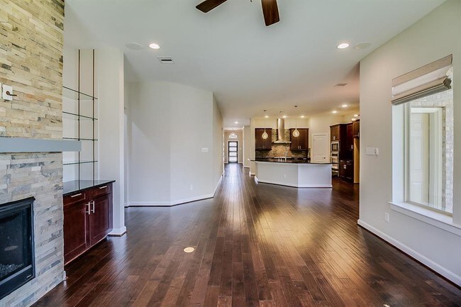 Building Photo - 17106 Rainier Creek Dr