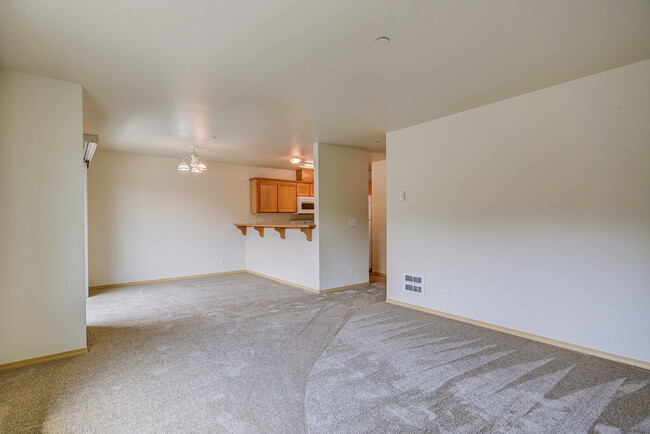 Building Photo - Two Bedroom Condo in Summerwind