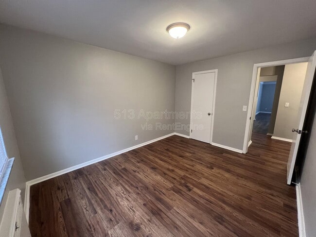 Building Photo - 4594 Hamilton Ave