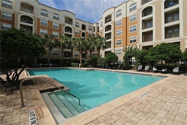 Building Photo - Renovated 1 Bedroom 1 Bathroom Condo with ...