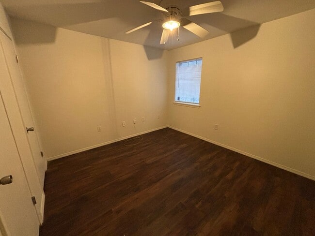 Building Photo - Welcome to this charming 3-bedroom, 2-bathroom home located in the heart of Russellville, AR.