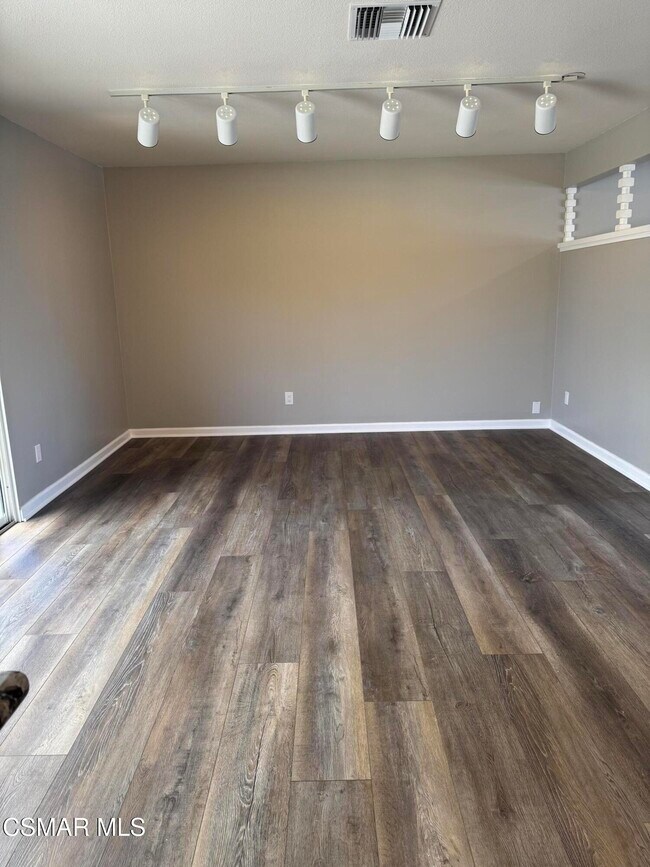 Building Photo - 3429 Henry Dr