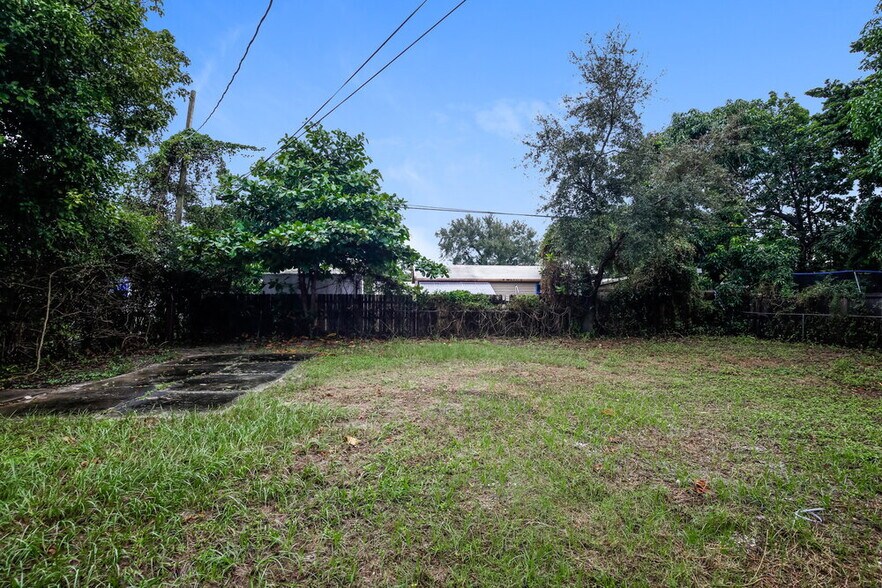 Building Photo - 1161 NW 139th St