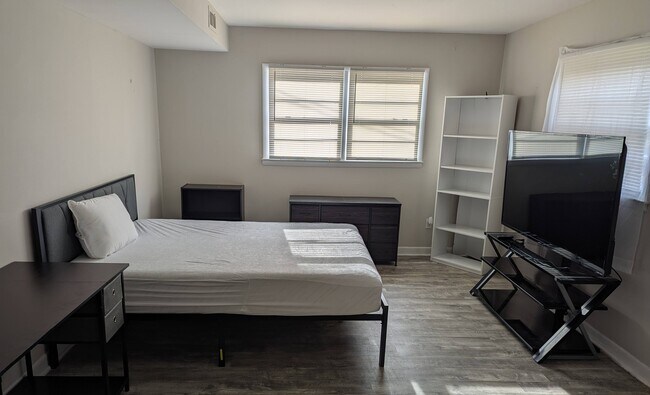 Primary Photo - 4736 Cinderella Rd