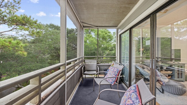 Building Photo - 415 Ocean Creek Dr