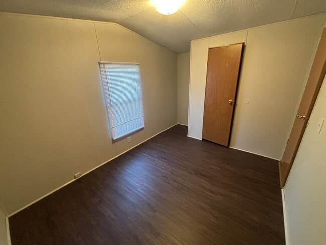 Building Photo - 300 Ricks Rd