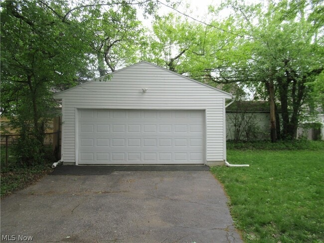 Building Photo - 3824 E Antisdale Rd
