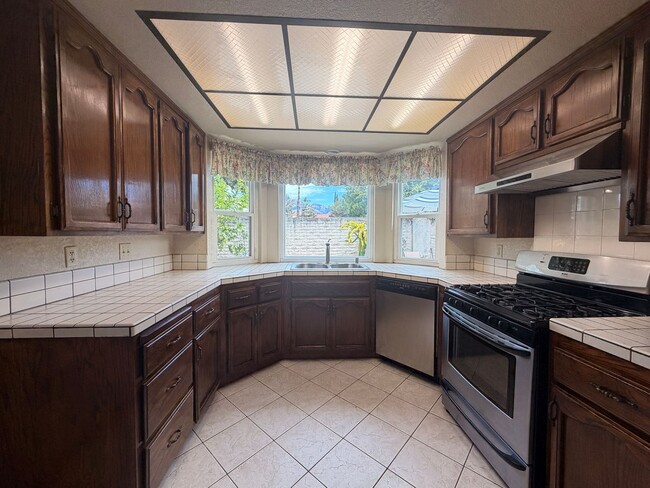 Building Photo - $4,600 | 4 Bed 2.5 Bath Available in Milpitas, CA!