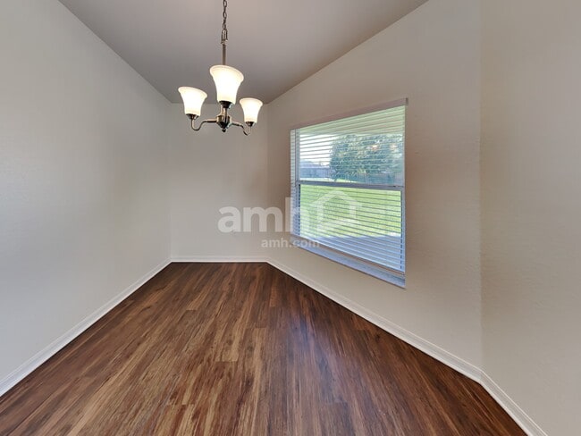 Building Photo - 3611 Welsch Way