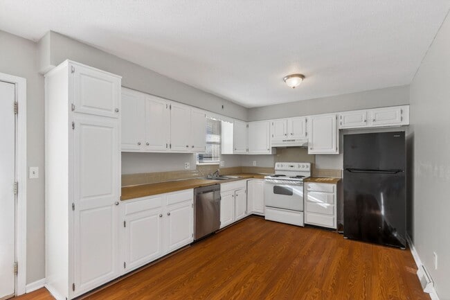 Building Photo - Quiet Cul-de-Sac Home with Bonus Room & Big Backyard!