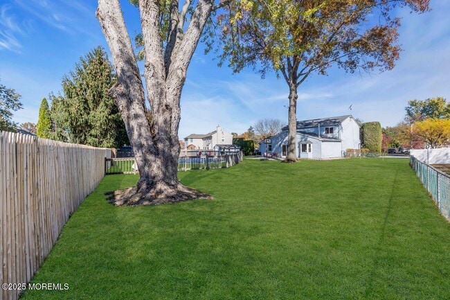 Building Photo - 9 Cherry Hill Ln